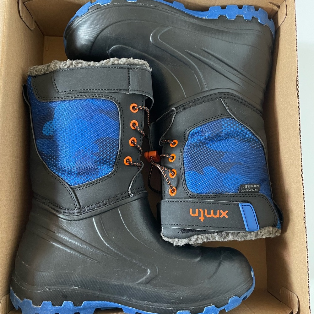 xmtn Boys’ Winter Snow Boots/Shoes (size 2)